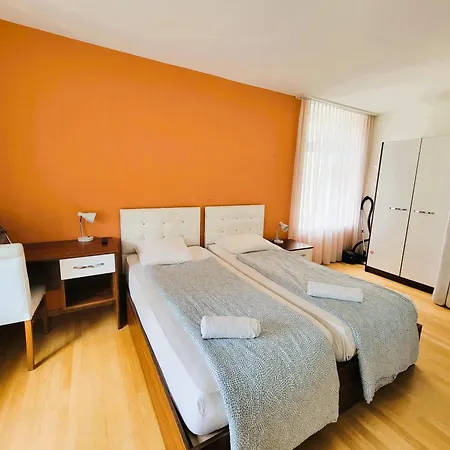 Renovated Near Sees - Self Checkin Daire