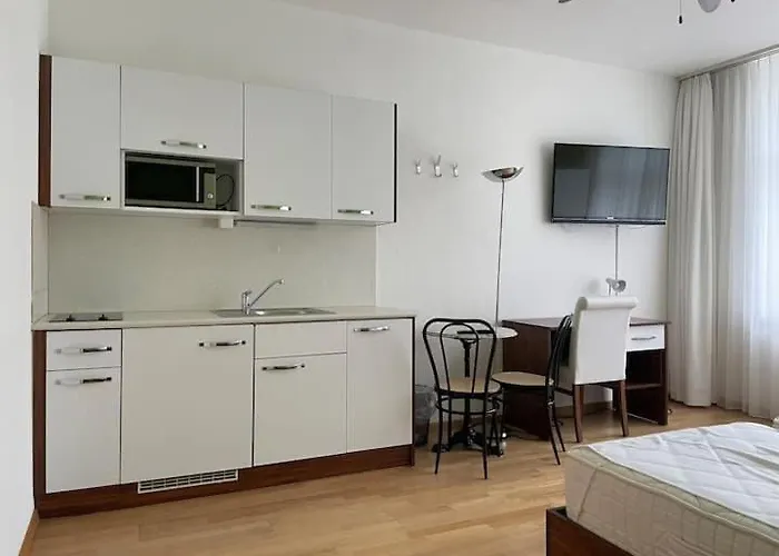 Renovated Near Sees - Self Checkin