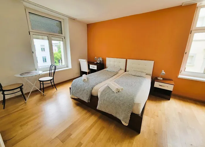 Apartment Renovated Near Sees - Self Checkin *