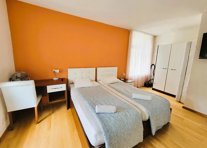 Renovated Near Sees - Self Checkin Daire